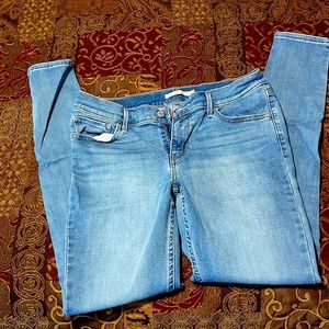 Levi's 710 Super Skinny Jeans